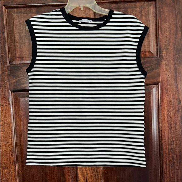 Zara Tops - Zara Chic Striped Sleeveless Top